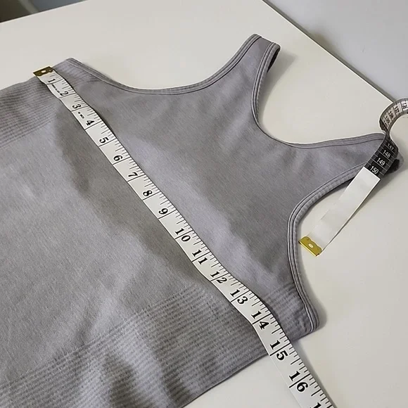 Lululemon Athletica tight tanks with built in bra - Size 8 - Picture 9 of 10